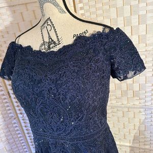 Madeline Gardner New York, Navy Blue Mother of the Bride / Groom Gown. Size 12.